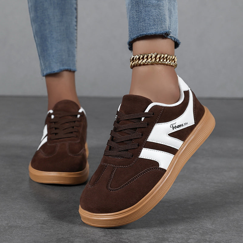 Women's Suede Low-Top Wide-Toe Skate Shoes – Casual Color-Block Lace-Up Sneakers