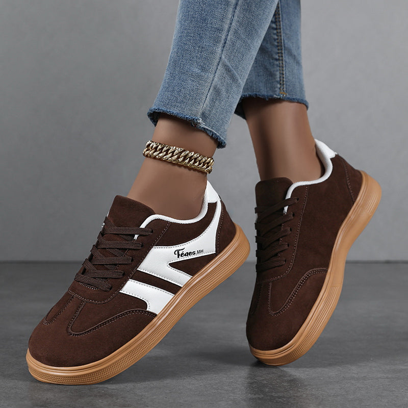Women's Suede Low-Top Wide-Toe Skate Shoes – Casual Color-Block Lace-Up Sneakers