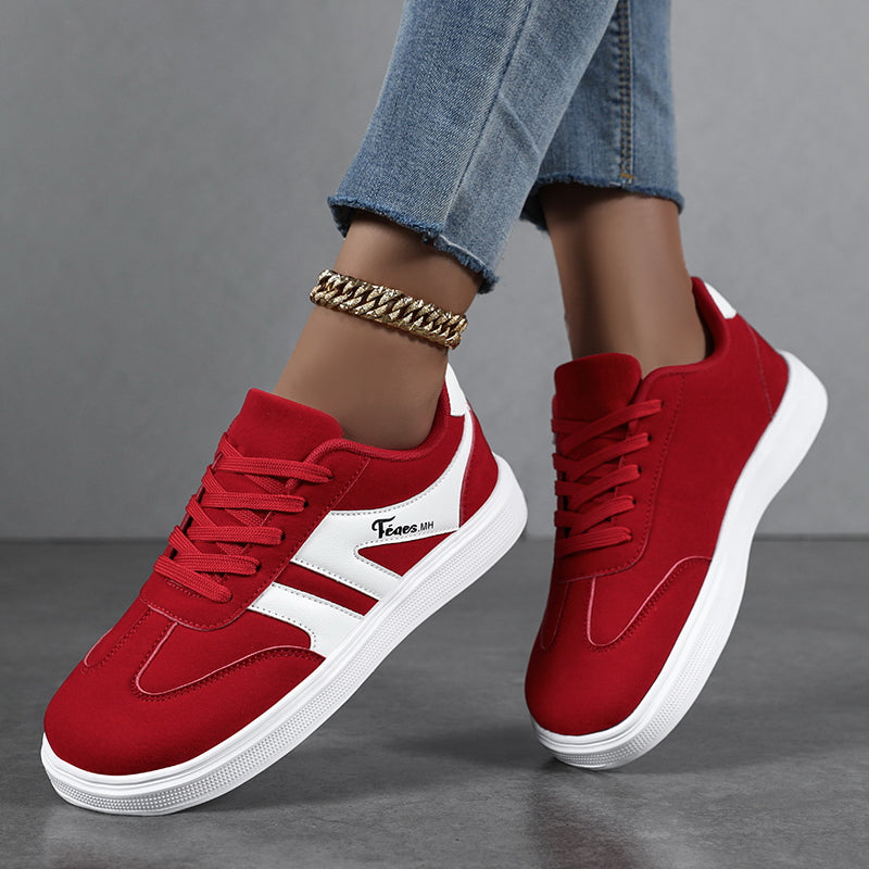 Women's Suede Low-Top Wide-Toe Skate Shoes – Casual Color-Block Lace-Up Sneakers